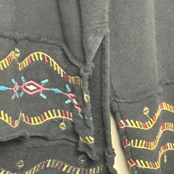 Johnny Was Kaira Hi-Lo Long Sleeve Embroidered Black Pullover Sz M - Picture 9 of 12